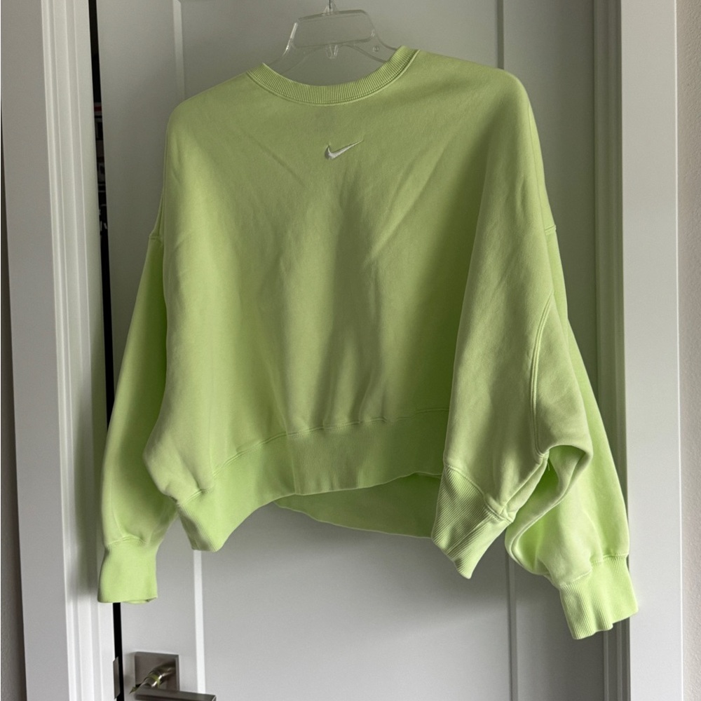 Women’s XL Nike sweatshirt